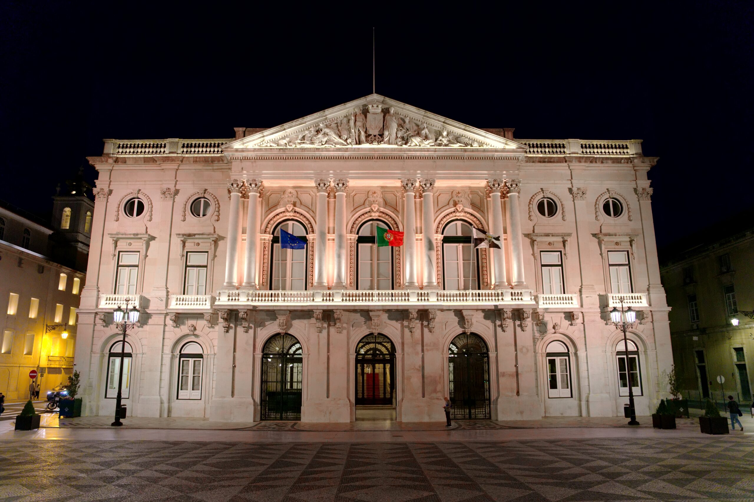La Fundación Iberdrola España ilumina el Ayuntamiento de Lisboa